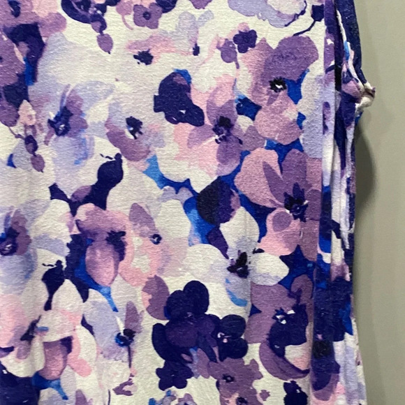 Simply Vera L Floral Sleeveless Tank Top | Lightweight Rayon | Layering or Stand - Picture 3 of 6